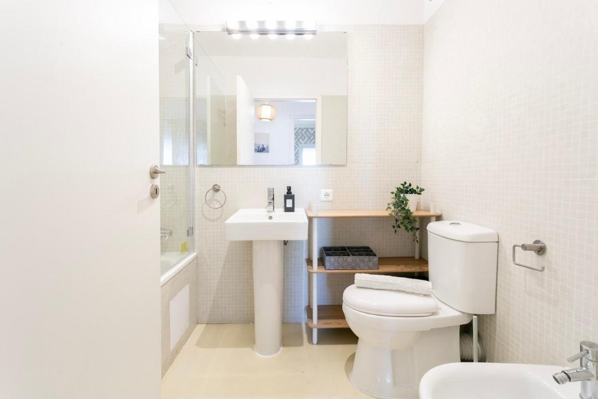 Modern 2bdr Flat In The City's Heart! * Lissabon